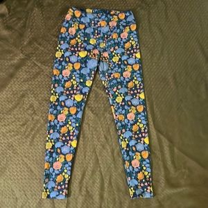 LuLaRoe leggings. One size fits all. Floral print. Pre owned perfect condition.